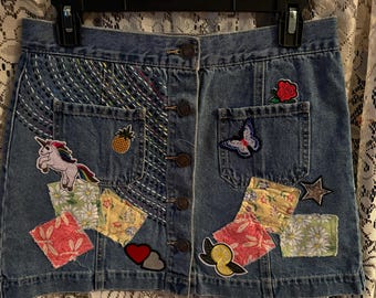 Jupe en jean vintage à patchs funky