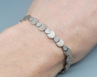 Randers Sølvvarefabrik Vintage Danish 925 Sterling Silver Bracelet. Without one rhinestone. Length: 19 cm / 7.4 inch.