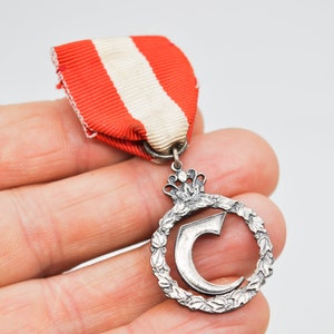 Vintage Danish 1920's Carlsberg Brewery Silver Stiftet 1847 badge, medal, medallion. image 4