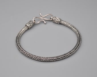 Vintage 925 Sterling Silver Plate Bracelet. Length: 18.5 Cm Vintage 925 Sterling Silver Plate Bracelet. Length: 18.5 Cm