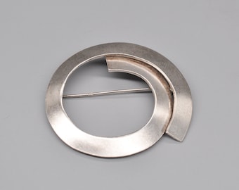 Vintage 925 Sterling Silver Spiral Brooch.