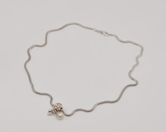 Guld og Sølv Design (BoG) Danish 925 Sterling Silver Necklace Chain with Pearl Pendant.