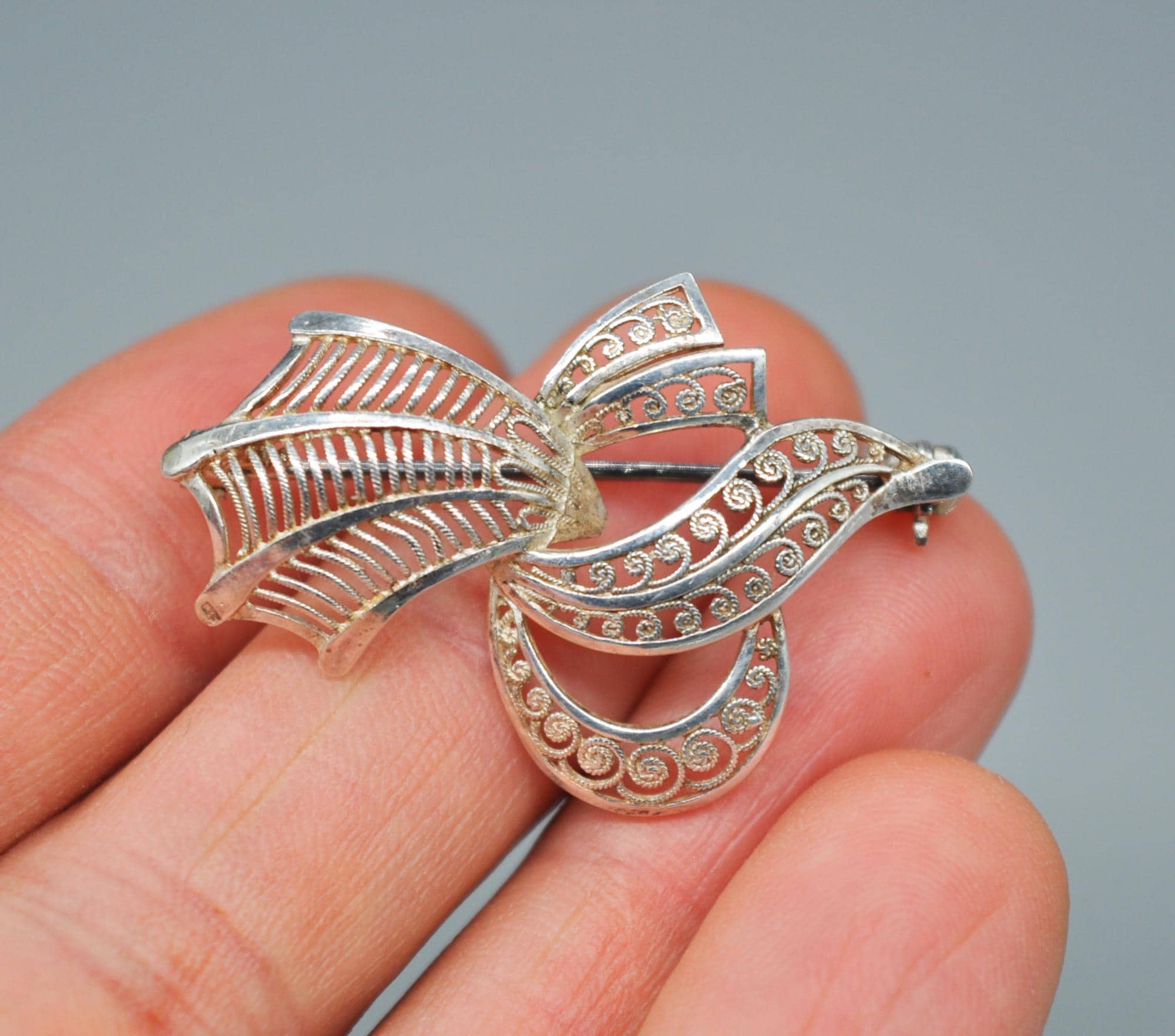 ヴィンテージ フィリグリー 835 ソリッド シルバー ブローチ。 - Etsy 日本