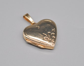 Vintage 8K (333) Gold The Heart Locket, Necklace Pendant.