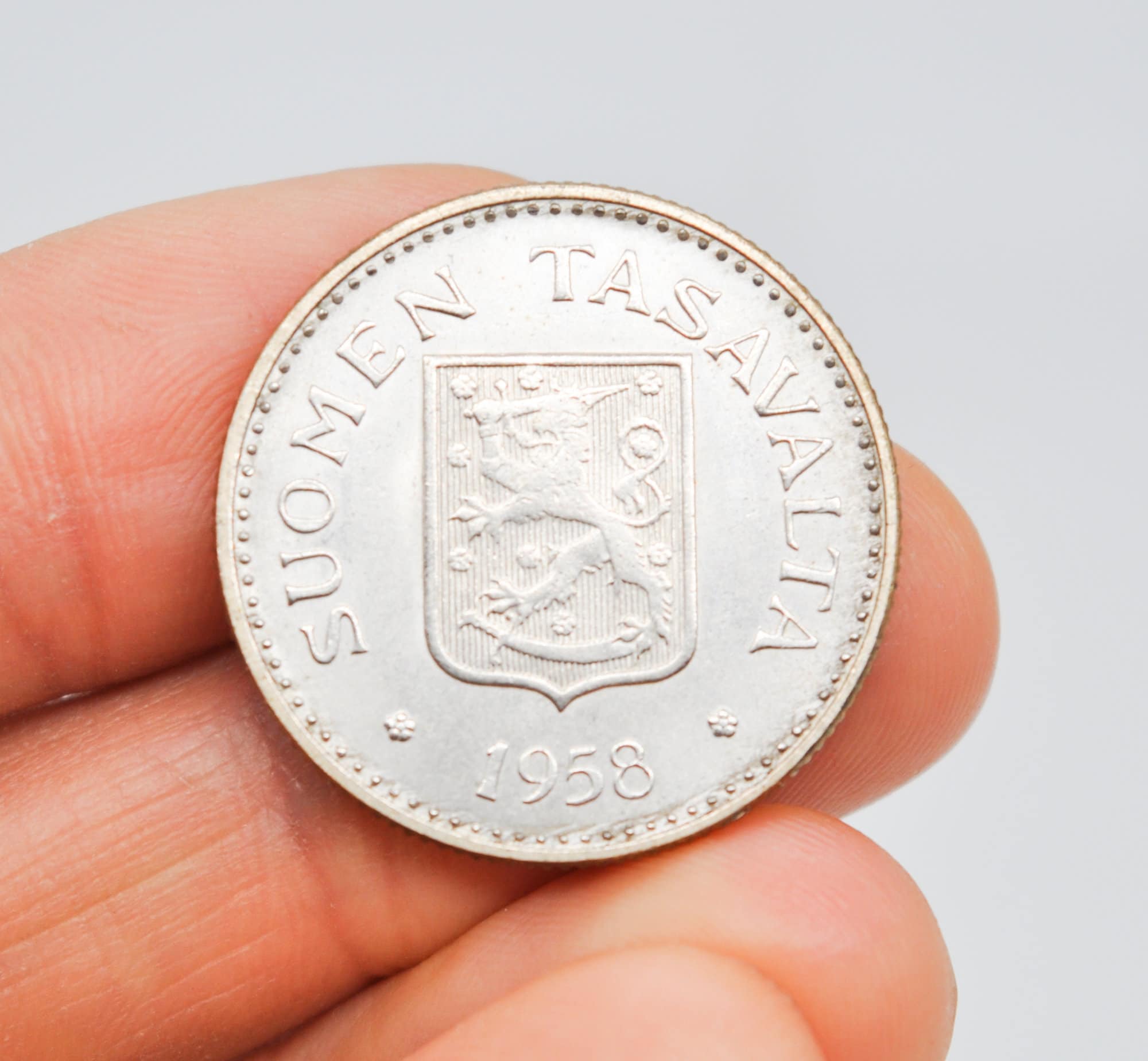 Vintage 1958 Finland 500 Silver 200 Markkaa Coin 