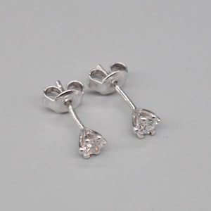 Vintage 925 Sterling Silver Stud Earrings.
