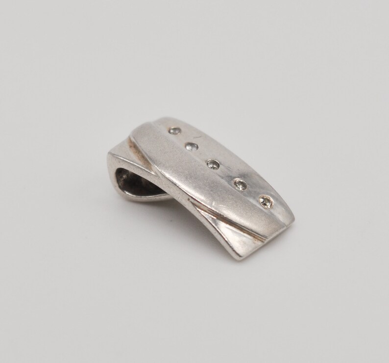 GHA Swedish Zirconia 925 Silver Necklace Pendant.