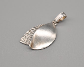 Vintage Modernist Contemporary 835 Silver Necklace Pendant.