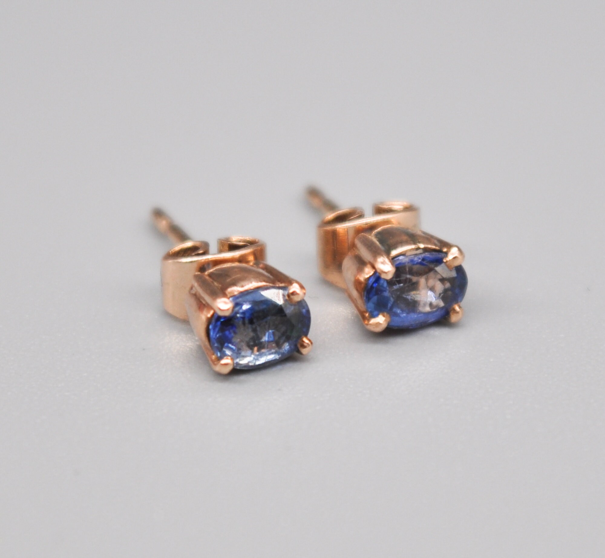 Goldena24 8K Gold Earrings – 6mm White Zirconia Stone, 3-Claw Setting, Butterfly Back, Unisex