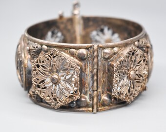 C*t様 貴重 チュニジア カフブレスレット アンティーク 民芸品 シルバー 刻 C*t様 貴重 チュニジア カフブレスレット アンティーク 民芸品 シルバー 刻