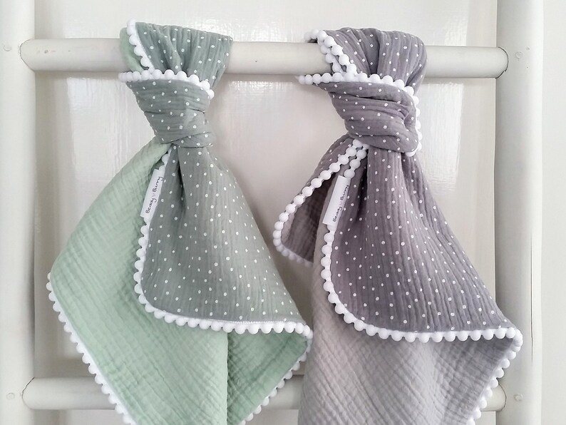 knotted muslin comforter