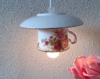 Luminaria, lámpara, lámpara colgante, lámpara reciclada, lámpara hecha a mano, lámpara vintage, lámpara vajilla, lámpara de taza, lámpara de porcelana, lámpara única