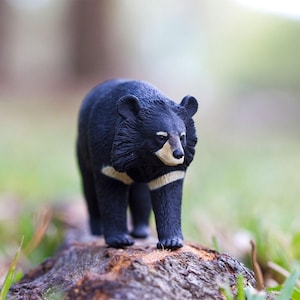 MOON BEAR Figurines Figures Large Miniature Figurines Plastic Animal Figure For Crafts Realistic Model Safari LTD Diorama Toys Educational
