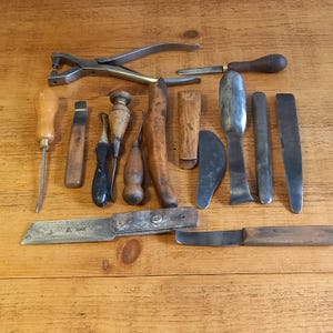Vintage Cobblers tools set,antique Cobblers/leather workers tool kit, leather workers tool kit Vintage super quality tools. Cobblers tools