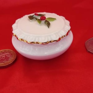 Coalport pin dish for the festive season. Coalport vintage pin dish. Coalport .