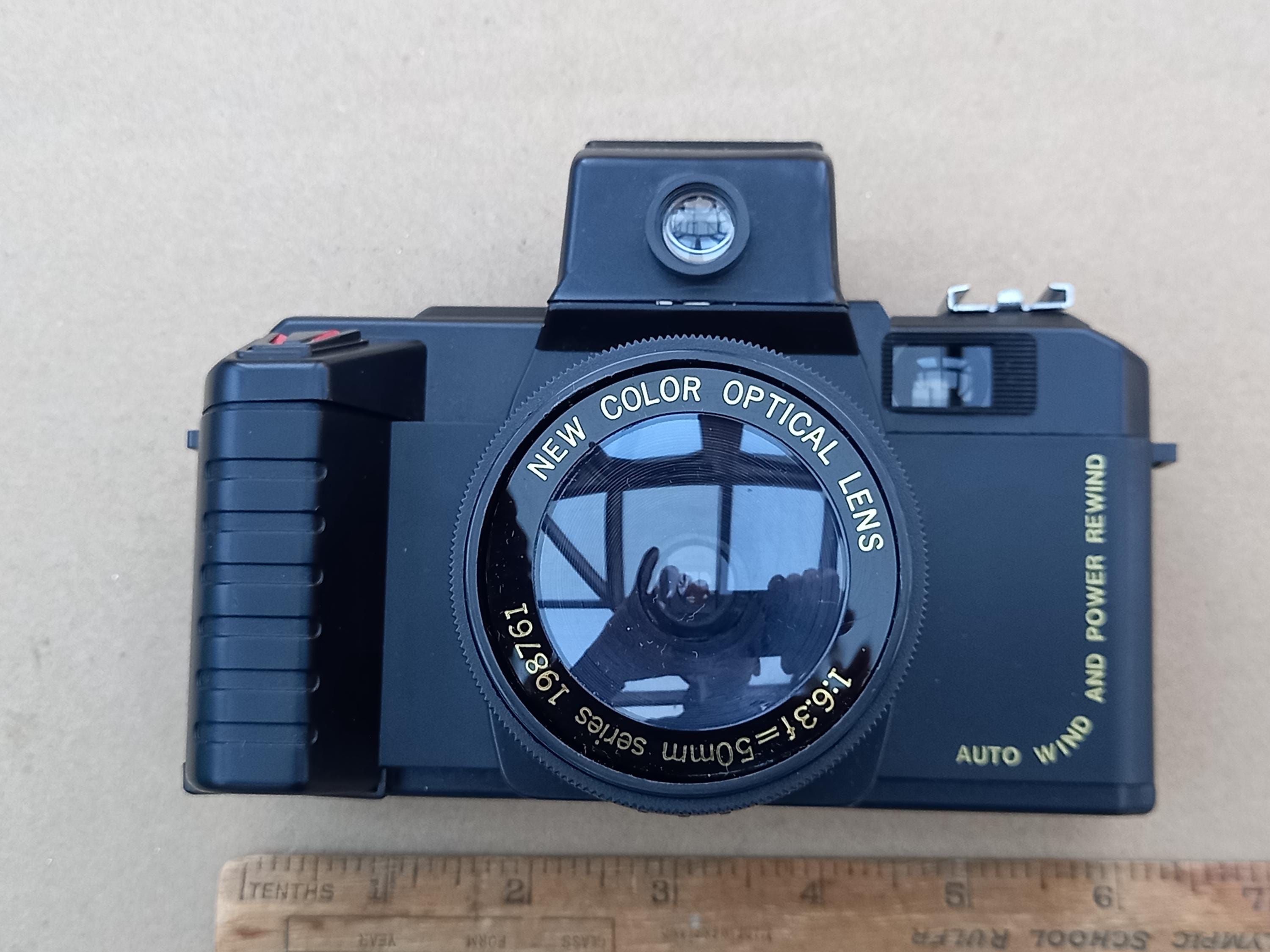 フィルムカメラ yamahan Nishika F8000というフィルムカメラで作る3D-GIF Effect