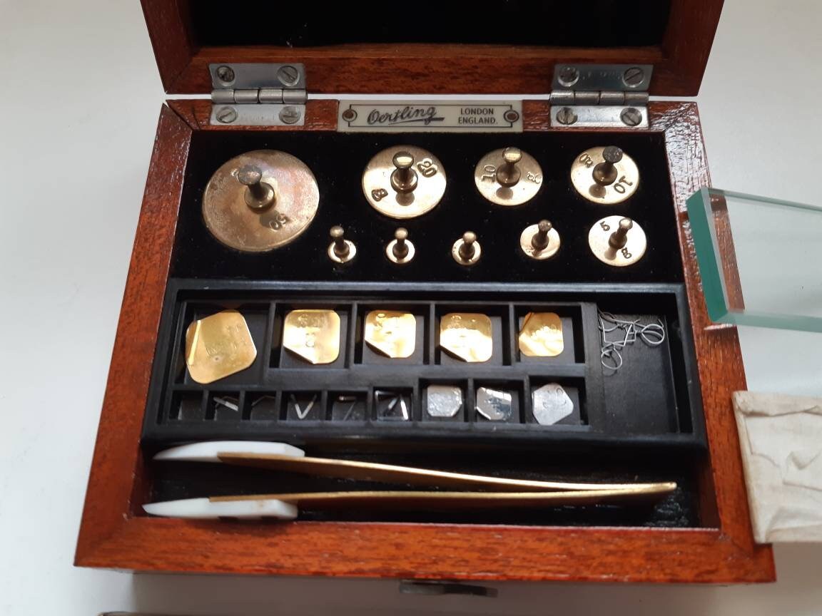 Boxed weight  and twesers 1900s