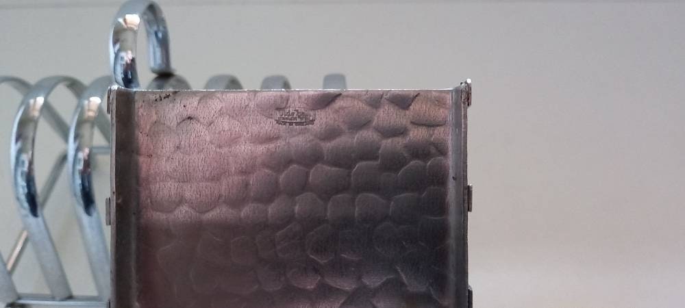 1960年代のヴィンテージステンレススチール製トーストラック：ハンマー