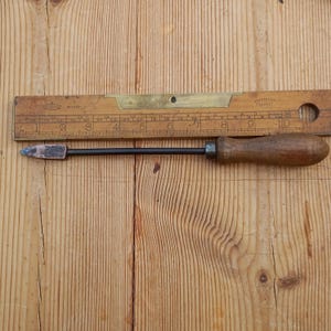 Vintage/antique copper head 11&quot;inches long soldering iron in great used condition ready for work or join a collection great for display
