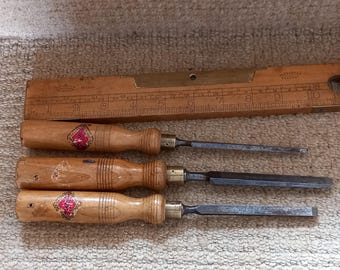 vintage 3 set of chisels maker Aaron Hildick,Sheffield. Edge Tools,Jioners Tools1/8"inch, 1/4"inch and 1/2"inch all in good used condition