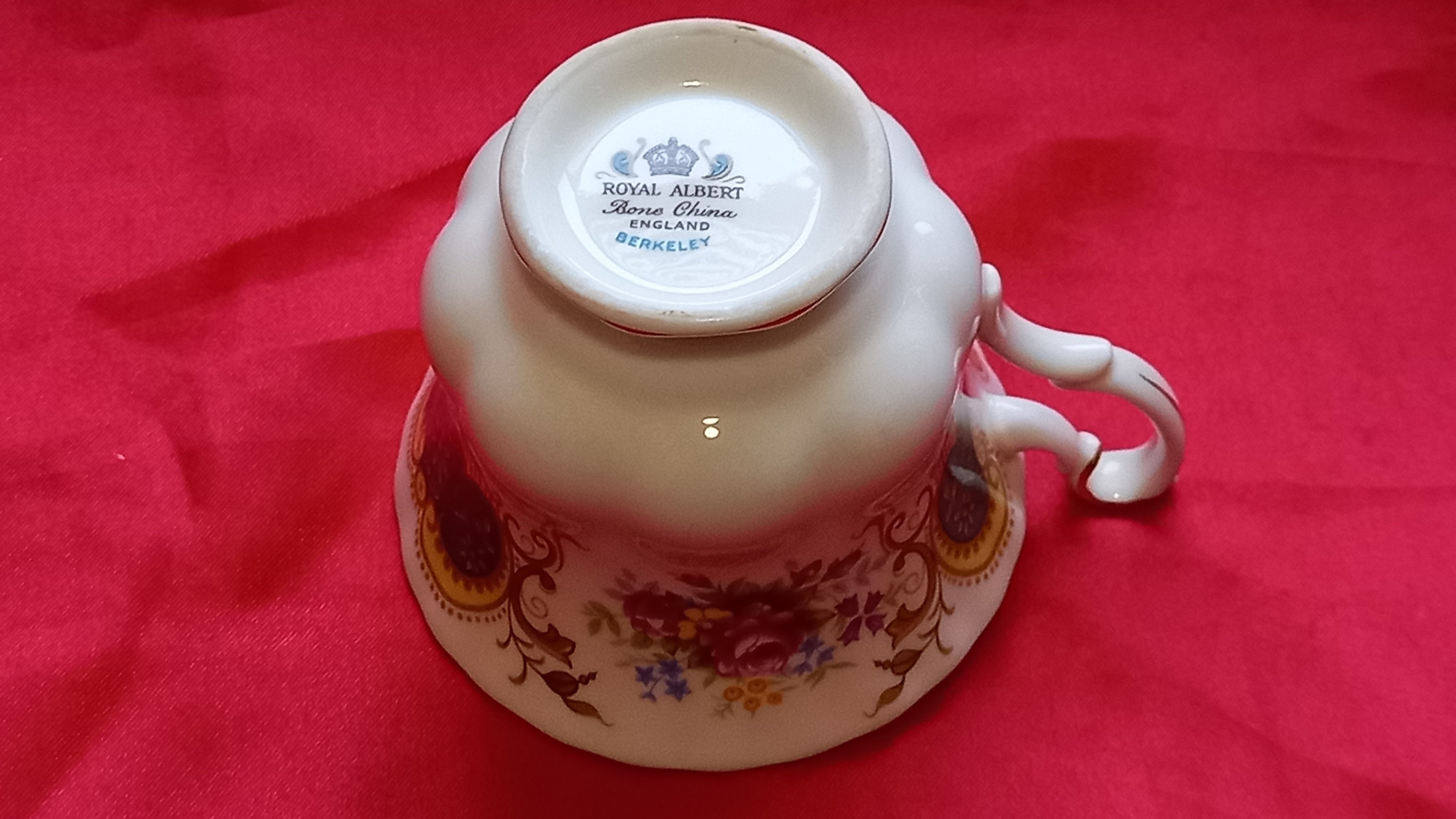 ロイヤルアルバート バークレー   Berkeley Royal Albert Berkeley men's cup and saucer – sofiasbrocante