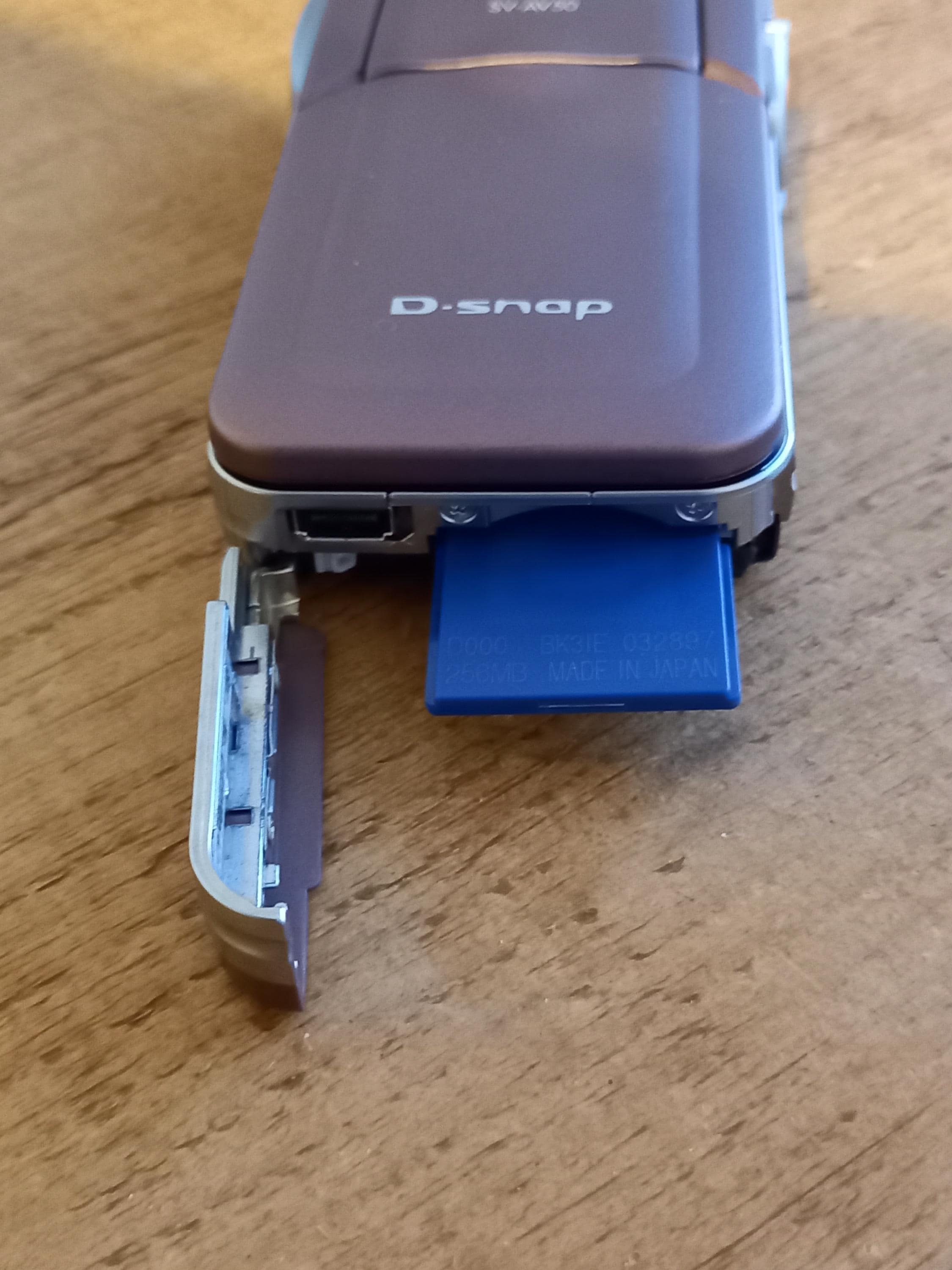 Rare Pink Panasonic D-snap SV-AV50 SD Video Camera With Card