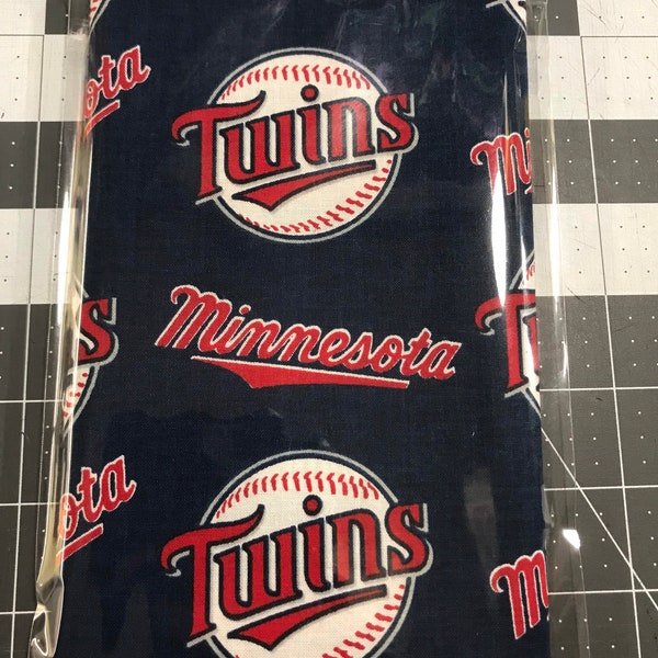 Full Size Minnesota Twins Baseball Team 100% Cotton Finished Edge Large Bandana, Men, Women, Dog