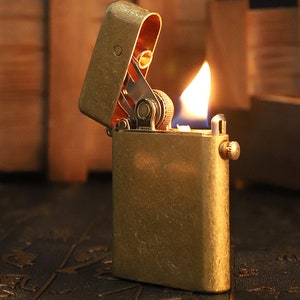 Automatic Ejection Vintage Brass Lighter Antique Kerosene Lighter With Lock