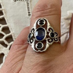 VICTORIANSK RUBY Safir Smaragd Fröpärla Sterling VINTAGE Ring - Sublim Viktoriansk Juvel - Naturlig Smaragd - Vintage från Frankrike