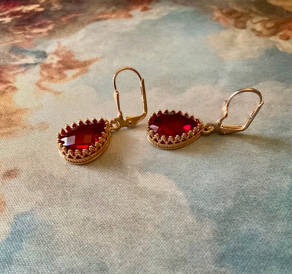 STUNNING RED RUBY Gold Plated Carved Drop Vintage… - image 5