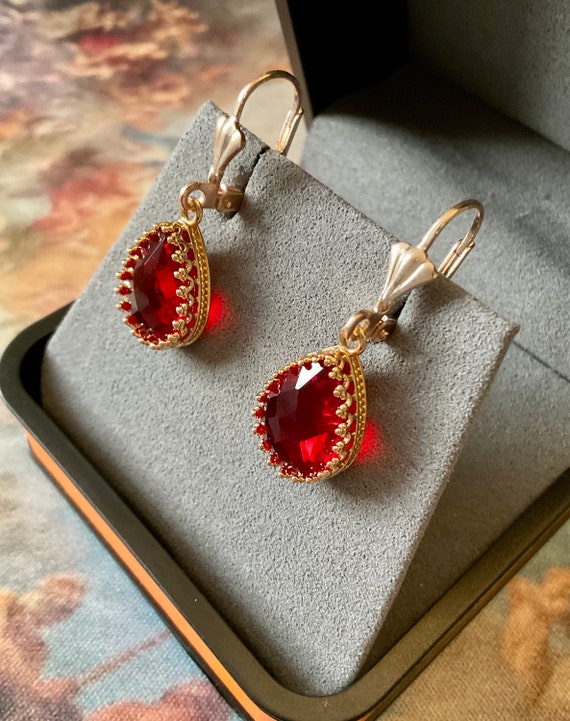 STUNNING RED RUBY Gold Plated Carved Drop Vintage… - image 10