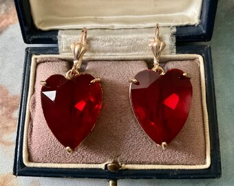 GRAN CORAZÓN DE RUBÍ - Pendientes vintage chapados en oro- Corazón rojo- Hermosa joya- Pendientes vintage victorianos de Francia