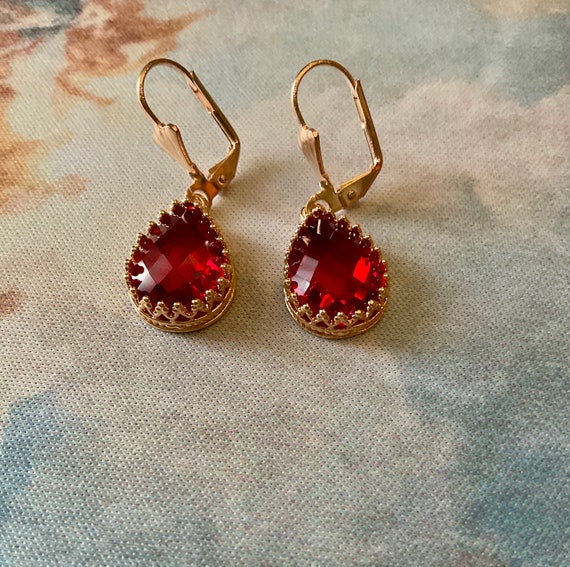 STUNNING RED RUBY Gold Plated Carved Drop Vintage… - image 9