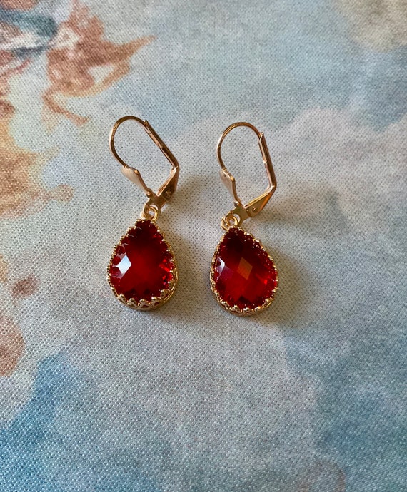 STUNNING RED RUBY Gold Plated Carved Drop Vintage… - image 4