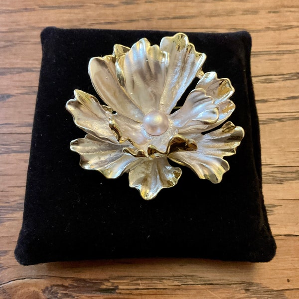 ART DECO Gorgeous Enamel GENUINE Pearl Brooch- Gold Plated Vintage jewelry- Flower design - Nice Vintage Brooch from France