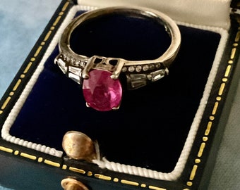 NATURAL NICE RUBY Baguette Topaz Sterling Vintage Ring - Splendid Genuine Ruby  - Luxury Vintage Design - from France