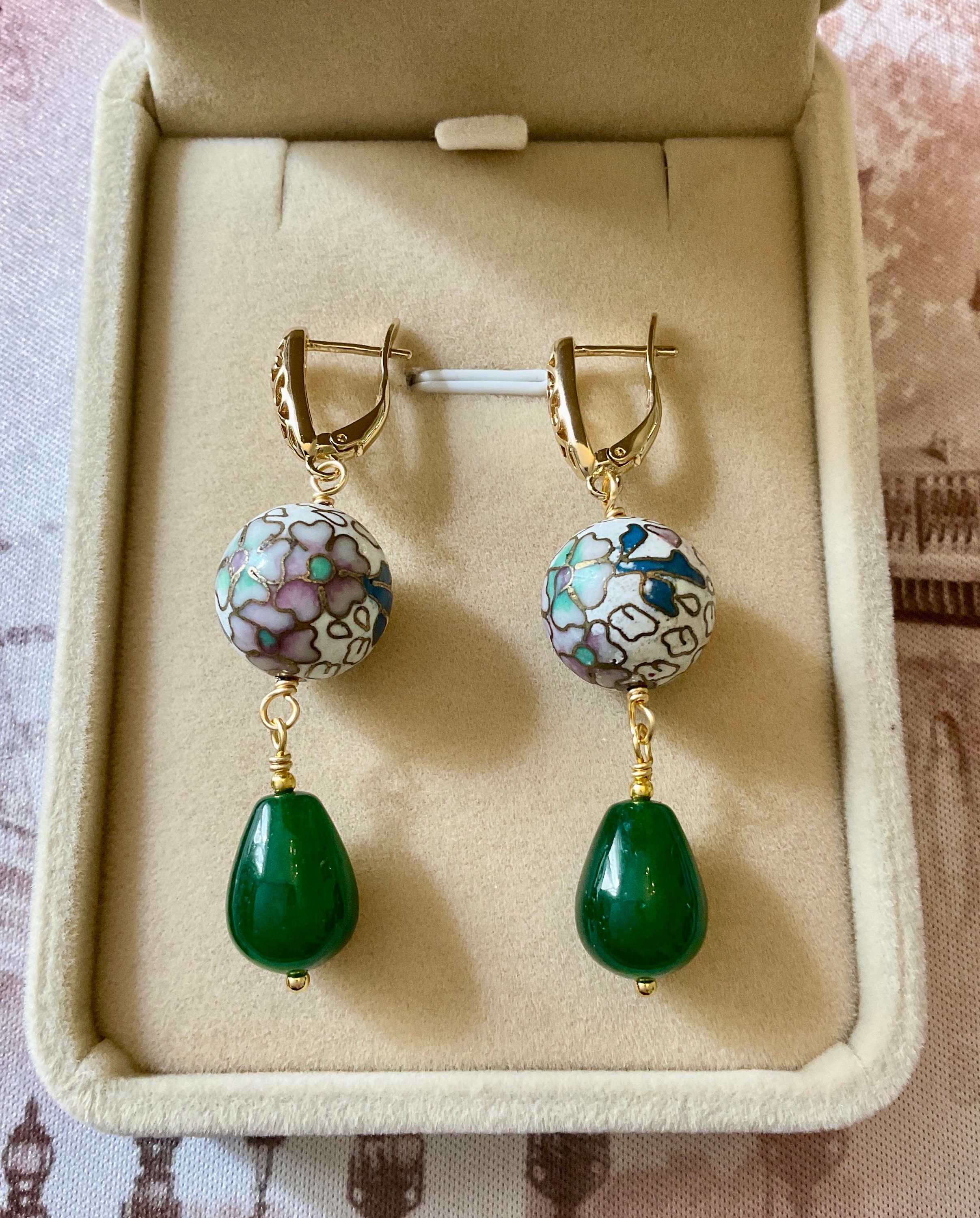 Boucles D'oreilles Anciennes En Jade Briolette Plaqué Or - Vintage, Pendantes, Dormeuses