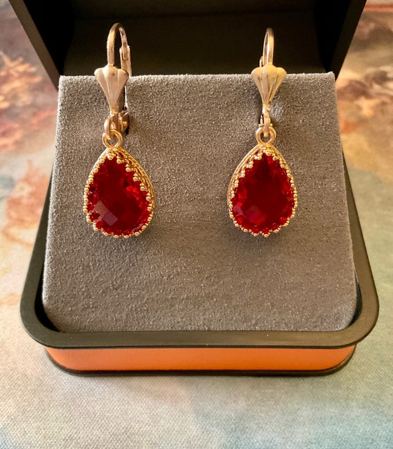 STUNNING RED RUBY Gold Plated Carved Drop Vintage… - image 3