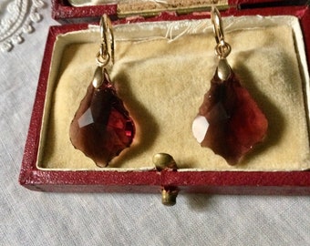 Pendientes vintage chapados en oro rosa de cristal granate- Joya de lujo de cristal de Baccarat- Bonito color rojo- Gran efecto- Diseño elegante de Francia