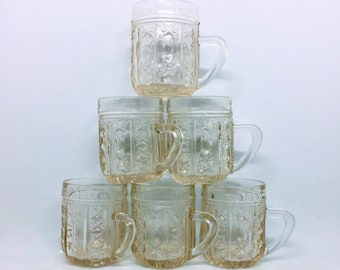 Kristallglas. Vintage Sowjetische Kristall glas Tassen, 6er Set | USSR Barware, 1980er Jahre Set von sechs kleinen Kristall glas Tassen.