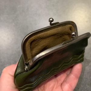 Vintage 1970s-80s Green Faux Leather Coin Purse | Retro Clasp Wallet | 11x7 cm