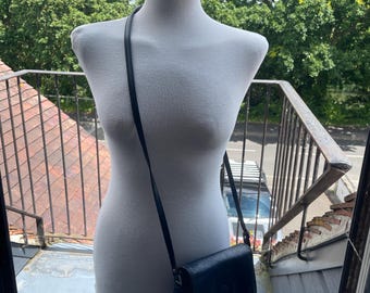 Bellesco navy vintage crossbody handbag