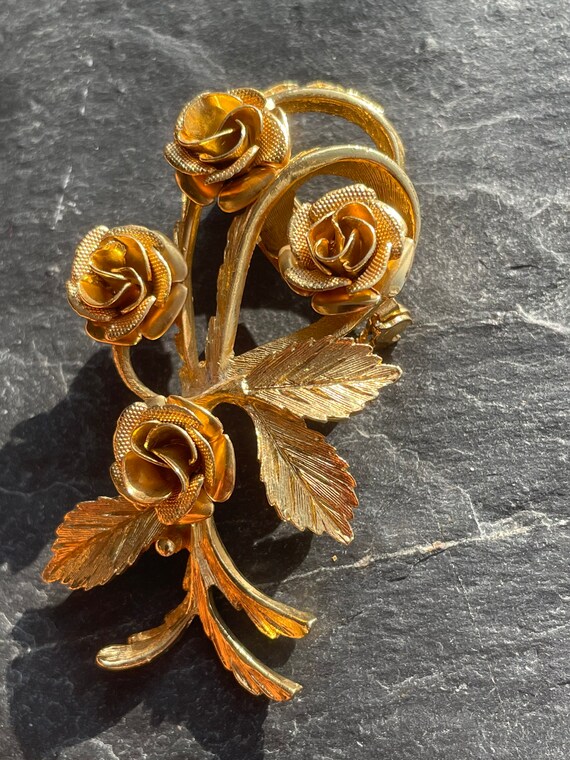 Corocraft brooch deals
