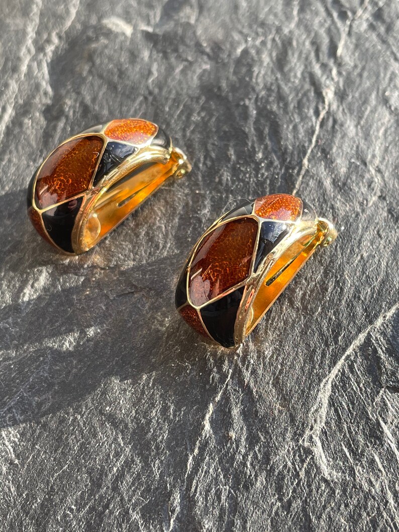 Brown amber black enamel on gold clip on 1980/'s90/'s vintage earrings
