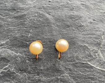 Pearl and 9ct gold screw back vintage/antique earrings