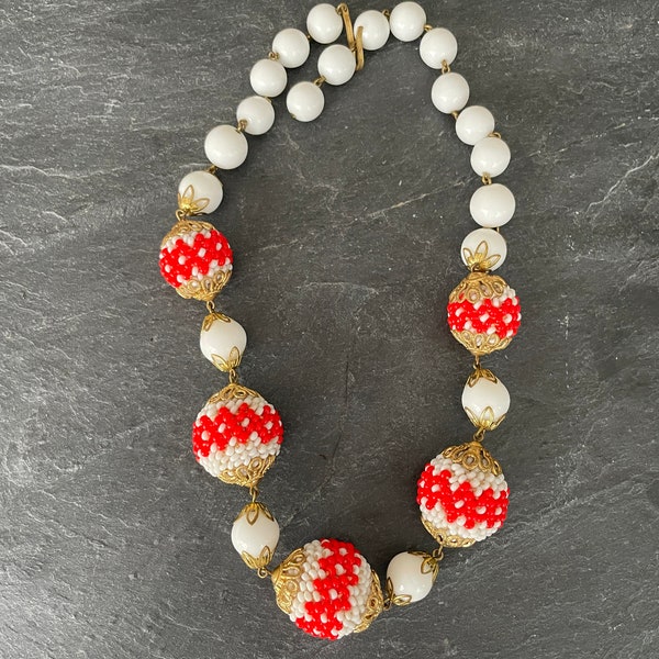 White and red glass and seed beaded single strand vintage necklace with gold fixings