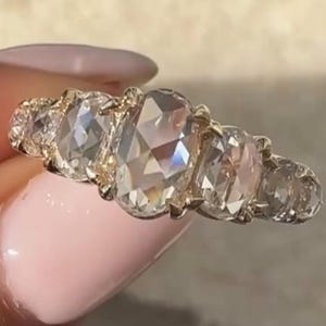 Ovaal roosgeslepen moissaniet-ring: 14k geelgouden solitaire verloving, handgemaakt
