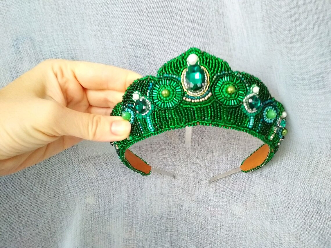 Kokoshniktiara emerald Etsy
