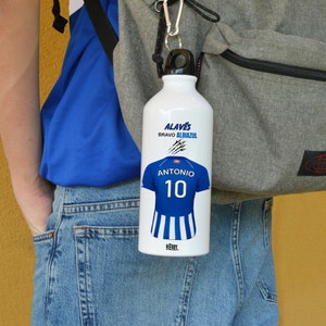 Botella de agua de Alavés personalizada con nombre equipo de futbol y número bidón de aluminio para niños ideal llevar al colegio 600 ml