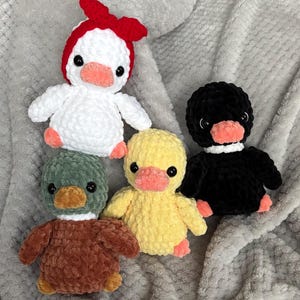 Crochet duck plushies in yellow, Mallard, black and white, crochet stuffed animals, safe eye option zdjęcie 4